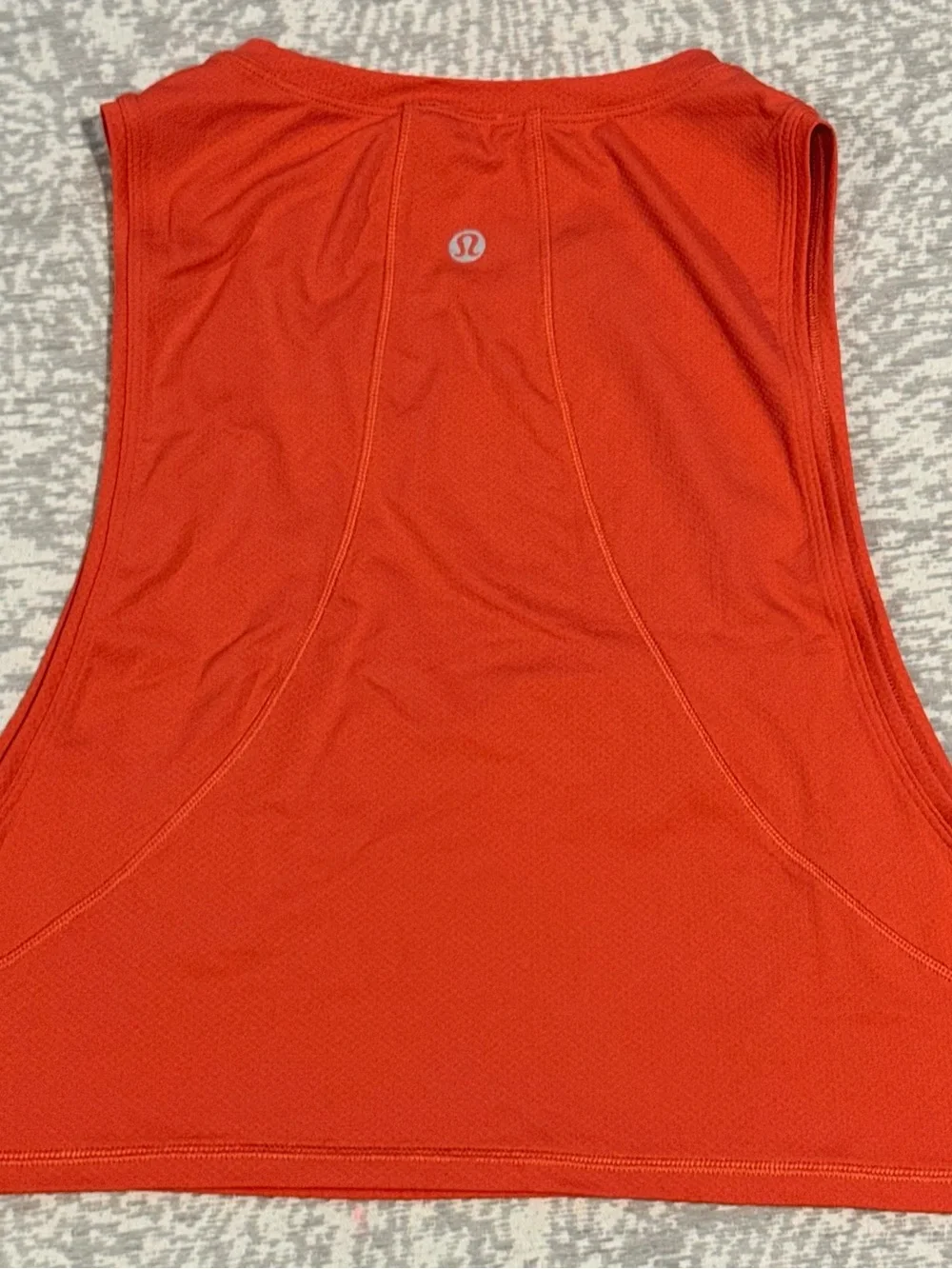 Lululemon /// Women’s Muscle Love Crop Tank *Tough - Size 8